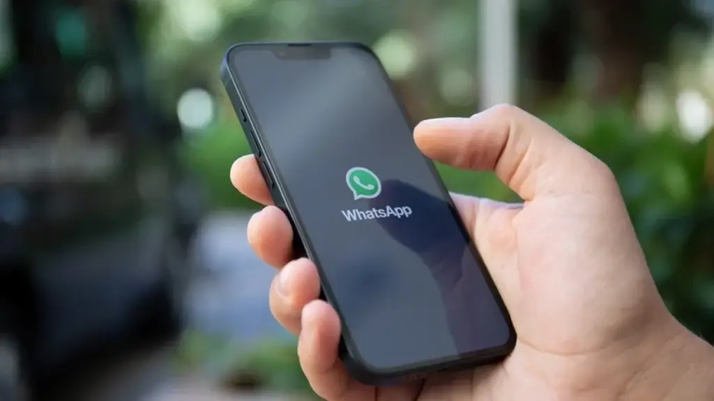 Is WhatsApp Safe? How to Use the Messaging App Right